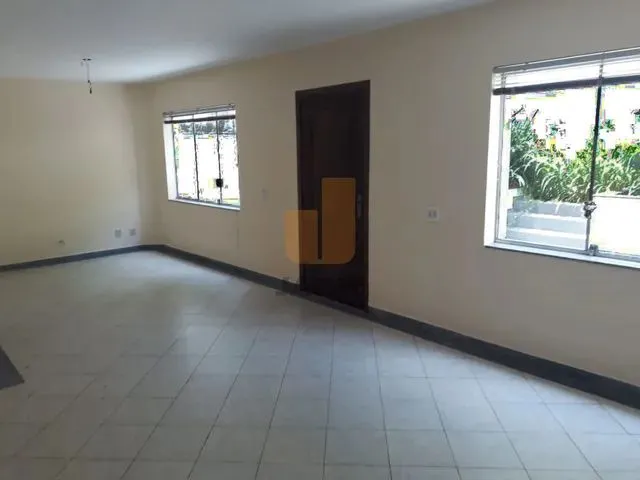 Imagem: Casa com 3 Dorms./Suítes, 4 Vagas - City