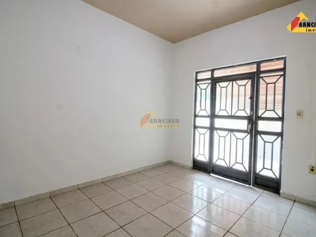 Imagem: Casa para Aluguel, 3 Quartos, 2 Vagas, Belvedere