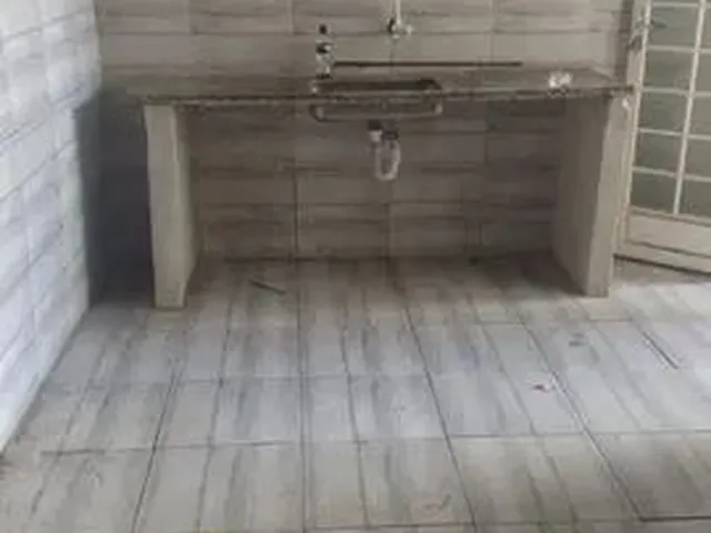 Imagem 2: Casa de Meio Terreno