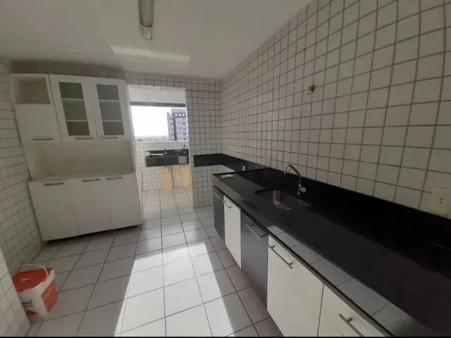 Imagem 8: Apartamento na Área Residencial do Tirol