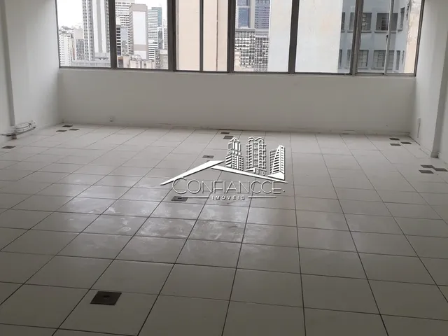 Imagem 1: Loja Comercial para Venda no Centro de Curitiba/Pr