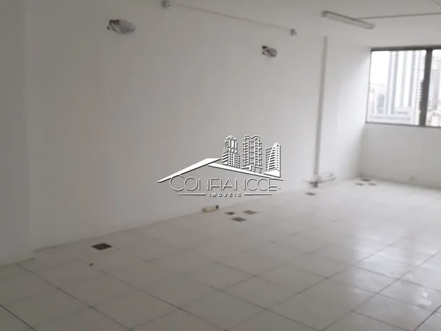 Imagem 2: Loja Comercial para Venda no Centro de Curitiba/Pr