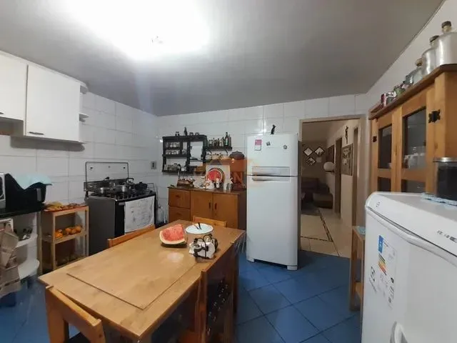 Imagem 13: Excelente Casa com 5 Quartos, Sendo 2 Suítes, 1 Sala Espaçosa, 3 Banheiros, 2 Vagas De