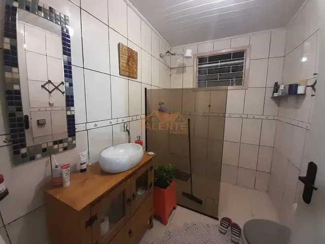 Imagem 12: Excelente Casa com 5 Quartos, Sendo 2 Suítes, 1 Sala Espaçosa, 3 Banheiros, 2 Vagas De