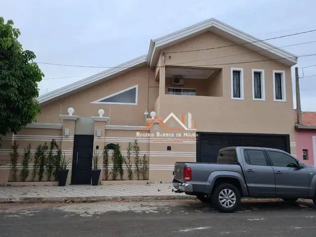Imagem: Casa com 3 Dormitórios À Venda, 420 M²