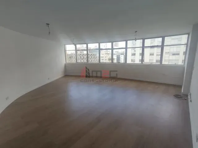 Imagem: Imóvel Amplo À Venda com 3 Quartos, Sendo