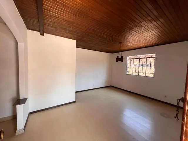Imagem: Casa Comercial - Órfãs