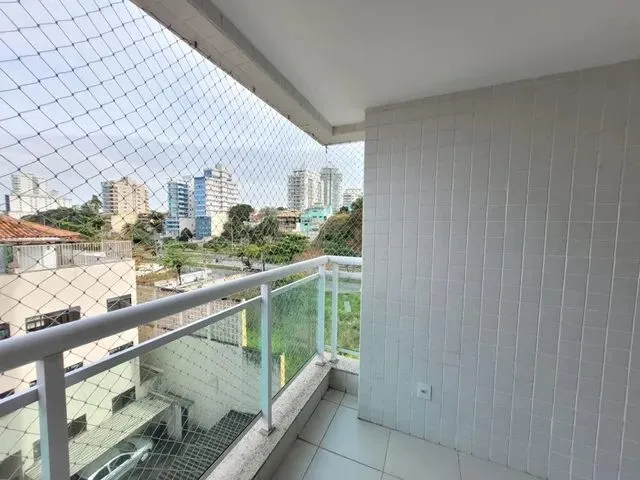 Imagem 11: Excelente Apartamento com 3 Quartos nos Cavaleiros. 1 Suíte. Sala Ampla