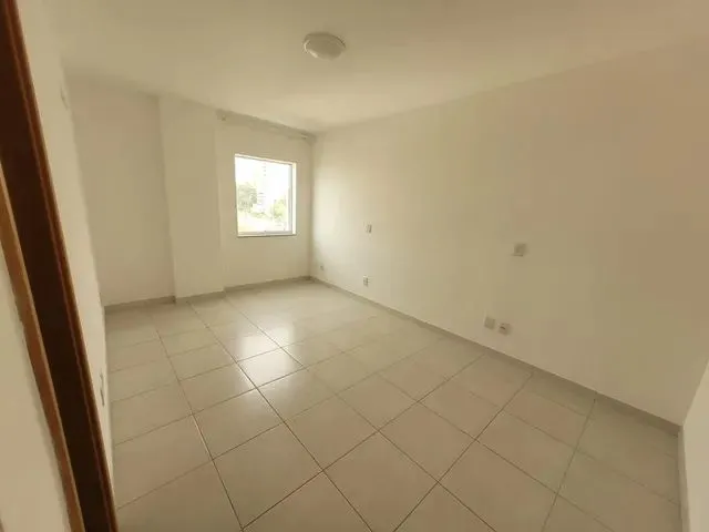 Imagem 6: Excelente Apartamento com 3 Quartos nos Cavaleiros. 1 Suíte. Sala Ampla