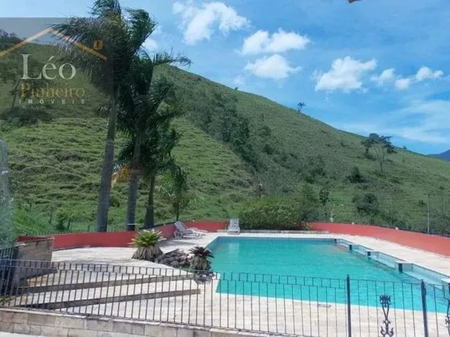 Imagem: A fazenda possui 13 Dormitórios, 13 Suítes, 2 Banheiros,