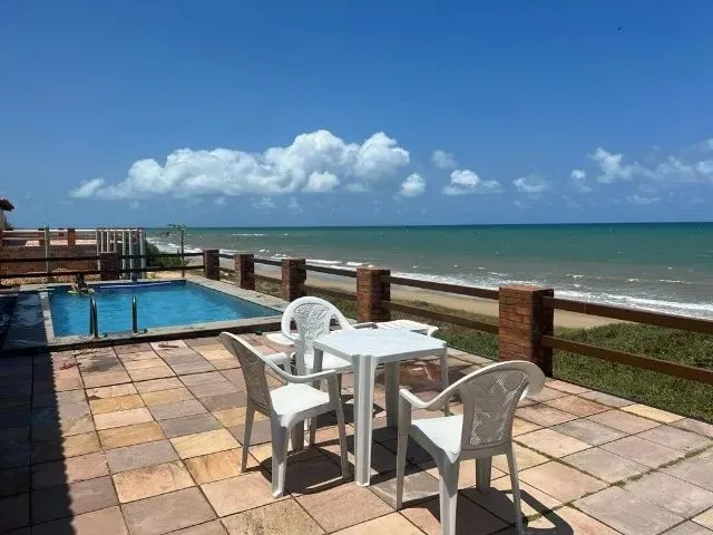 Imagem: Casa de Praia À Beira Mar com Piscina em