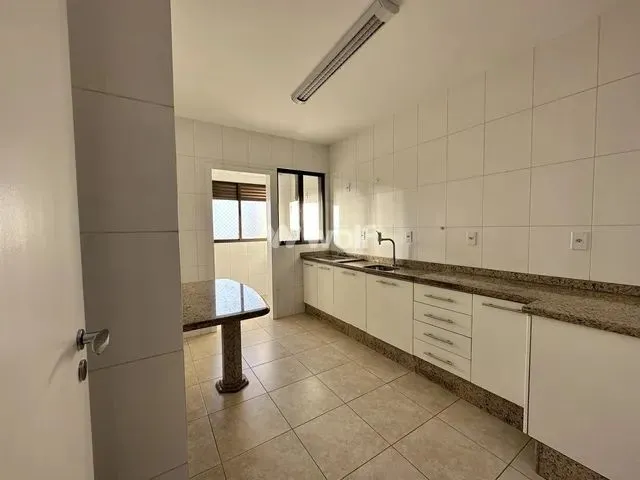 Imagem 4: 03 Quartos 1 Ste - Semi-Mobiliado - Top - Piscina