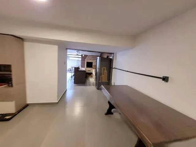 Imagem: Casa com 5 Dormitórios À Venda, 241 M²
