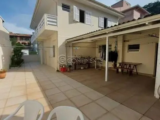 Imagem: Casa Ampla em Localização Privilegiada