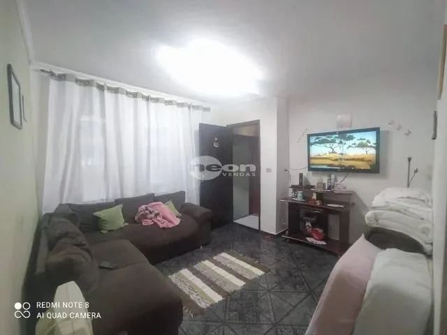 Imagem: A casa possui 2 Dormitórios, 1 Banheiro, 2 Vagas na