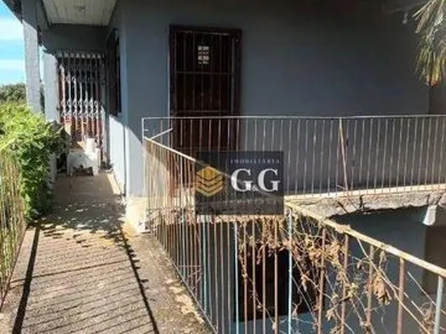 Imagem: A casa possui 3 Dormitórios, 1 Banheiro, 80m² de Área e