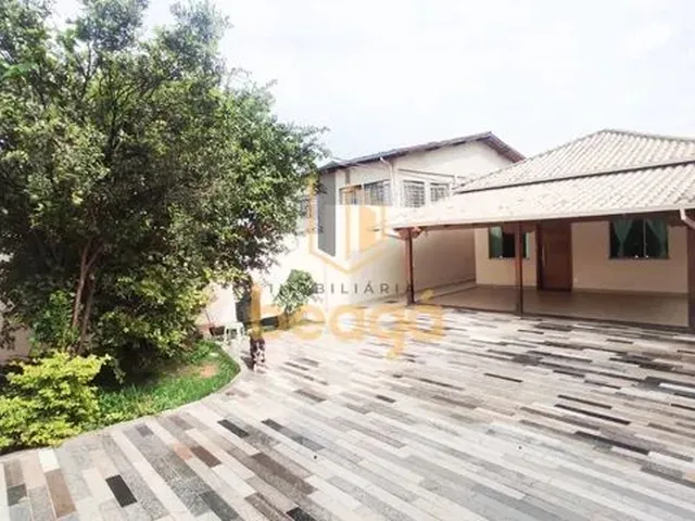 Imagem: Casa com 3 Dormitórios À Venda em Contagem