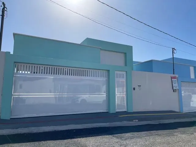 Imagem: A casa possui 3 Dormitórios, 1 Suíte, 3 Banheiros, 2