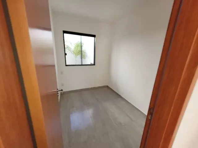 Imagem: Casa a Venda com Três Quartos no Bairro