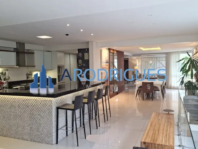 Imagem: Imponente Casa à Venda de Alto Padrão