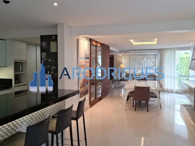 Imagem 10: Imponente Casa à Venda de Alto Padrão em Alphaville I, Salvador-BA: 6 quartos, 6