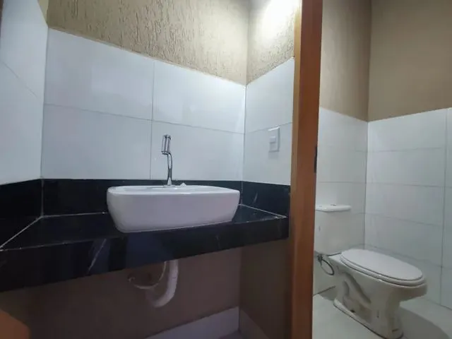 Imagem 2: Amp;Quot;Encante-Se com Esta Linda Casa de 3 Quartos e Área Gourmet em Caldas