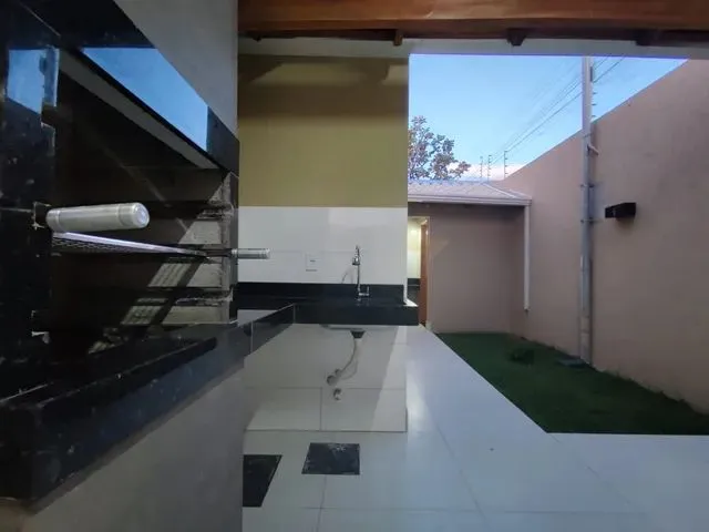 Imagem 4: Amp;Quot;Encante-Se com Esta Linda Casa de 3 Quartos e Área Gourmet em Caldas