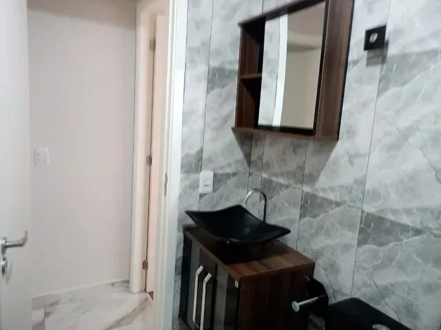 Imagem: O apartamento possui 2 Dormitórios, 1 Banheiro, 1 Vaga na