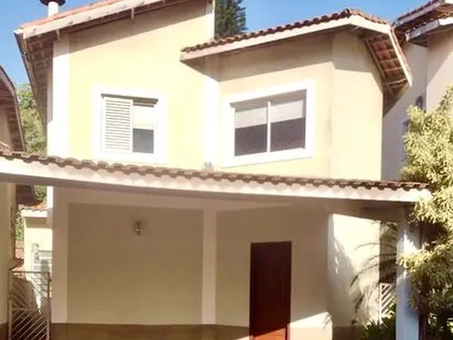 Imagem: A casa possui 3 Dormitórios, 1 Suíte, 4 Banheiros, 3