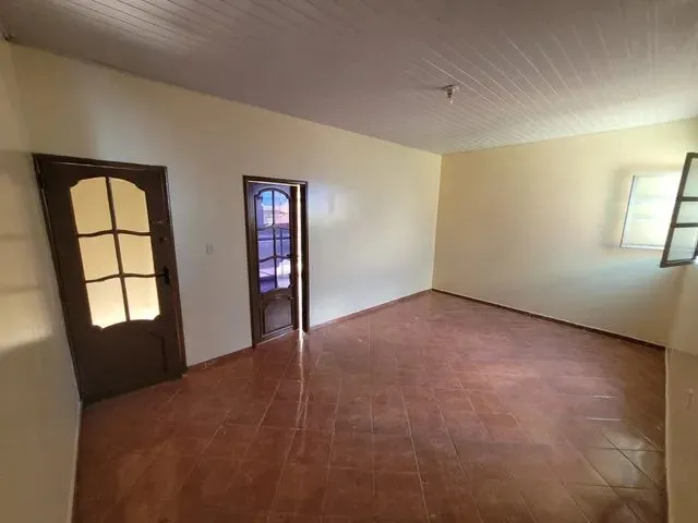 Imagem 1: Alugo Casa com 2 Quartos (1 Suíte) - Prox a Duque de Caxias - Bairro do Marco