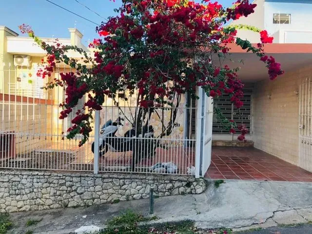 Imagem: Casa com Edícula e 2 Dormitórios !!!