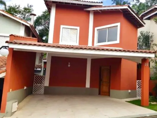 Imagem: A casa possui 2 Dormitórios, 4 Banheiros, 3 Vagas na