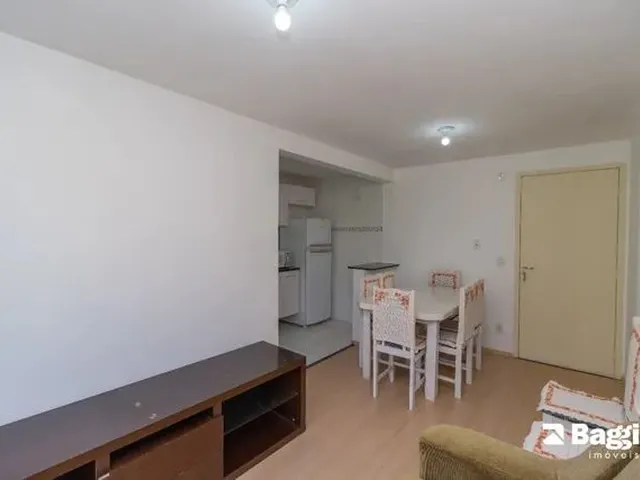 Imagem 2: Apartamento de 2 Quartos para Alugar no Bairro Campo Comprido
