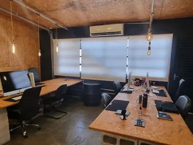 Imagem 2: Alugo] Sala com 100Mt2 (Sem Móveis