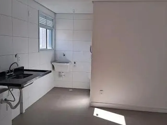 Imagem: O apartamento possui 2 Dormitórios, 1 Banheiro, 1 Vaga na