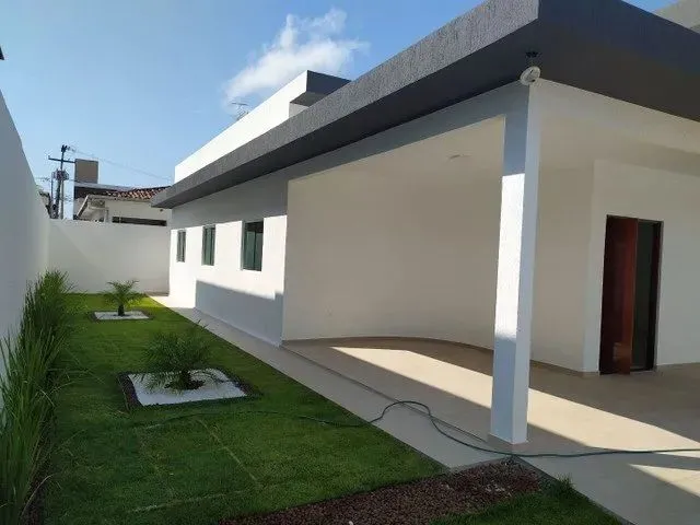 Imagem: A casa possui 3 Dormitórios, 1 Suíte, 2 Banheiros, 2