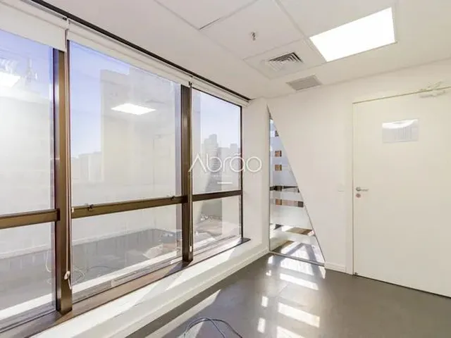 Imagem 2: Sala Comercial no Centro de Curitiba, para Você Que Deseja Praticidade