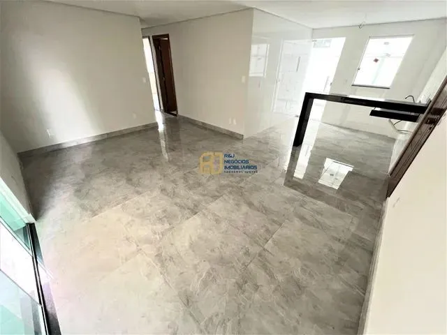 Imagem 6: Área Privativa À Venda - 3 Quartos Sendo 1 Suíte com Varanda - Sala com Varanda - 2