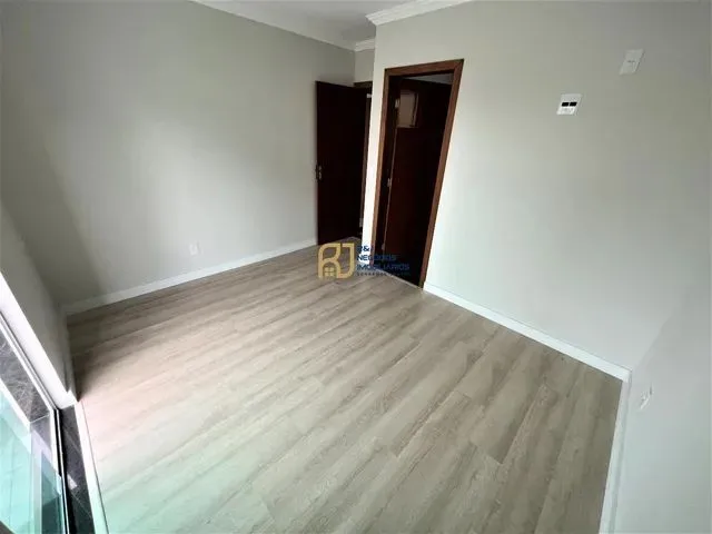 Imagem 14: Área Privativa À Venda - 3 Quartos Sendo 1 Suíte com Varanda - Sala com Varanda - 2