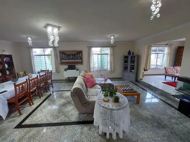 Imagem 2: Sobrado com 3 Dormitórios À Venda com 589.73M² por R$ 1.090.000,00 no Bairro Centro