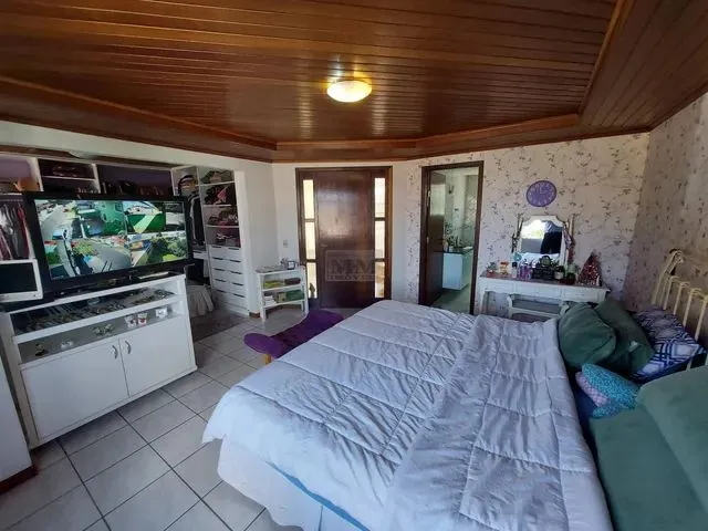 Imagem 4: Sobrado com 3 Dormitórios À Venda com 589.73M² por R$ 1.090.000,00 no Bairro Centro