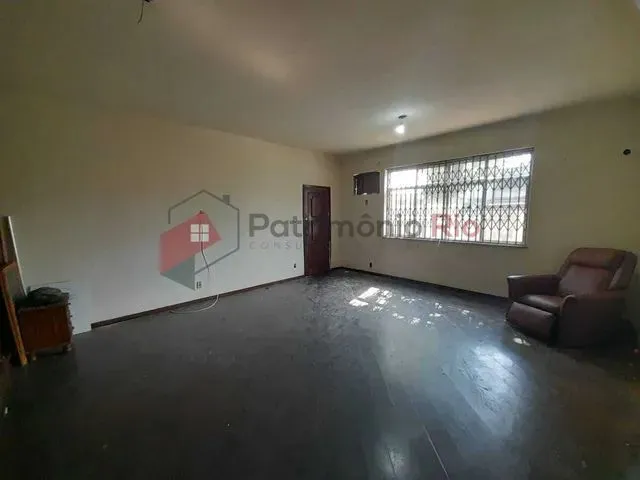 Imagem 4: Boa Casa Duplex, Penha, com 3 Quartos Sendo 2 Suítes, Varandão, 3 Vagas, Piscina
