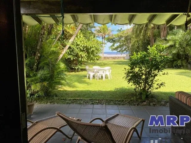 Imagem: Casa Pé na Areia em Ubatuba. Com Vista