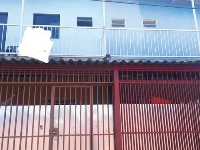 Imagem 1: Excelente Oportunidade para Quem Quer Investir Casa de Esquina..