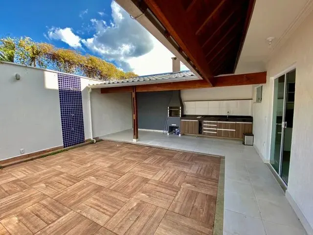 Imagem 14: Cód.: 931 - Casa com 4 Suítes e 5 Vagas de Garagem, À Venda em Condomínio Fechado, No