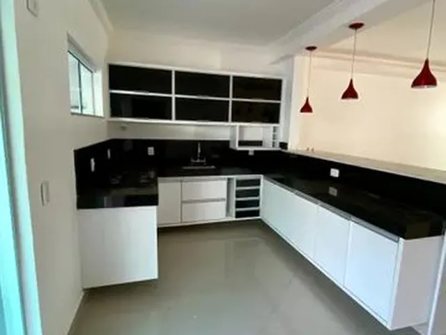 Imagem 9: Cód.: 931 - Casa com 4 Suítes e 5 Vagas de Garagem, À Venda em Condomínio Fechado, No