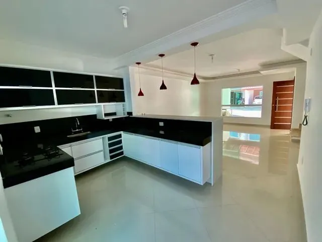 Imagem 4: Cód.: 931 - Casa com 4 Suítes e 5 Vagas de Garagem, À Venda em Condomínio Fechado, No