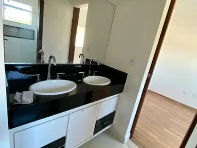 Imagem 10: Cód.: 931 - Casa com 4 Suítes e 5 Vagas de Garagem, À Venda em Condomínio Fechado, No