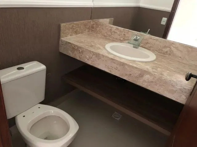 Imagem 12: Cód.: 931 - Casa com 4 Suítes e 5 Vagas de Garagem, À Venda em Condomínio Fechado, No