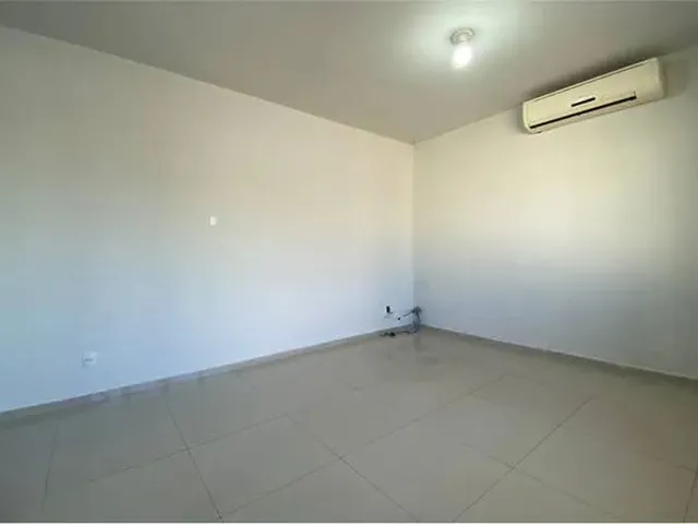 Imagem 1: Casa Comercial Ampla e Bem Localizada no Jardim Cuiabá!